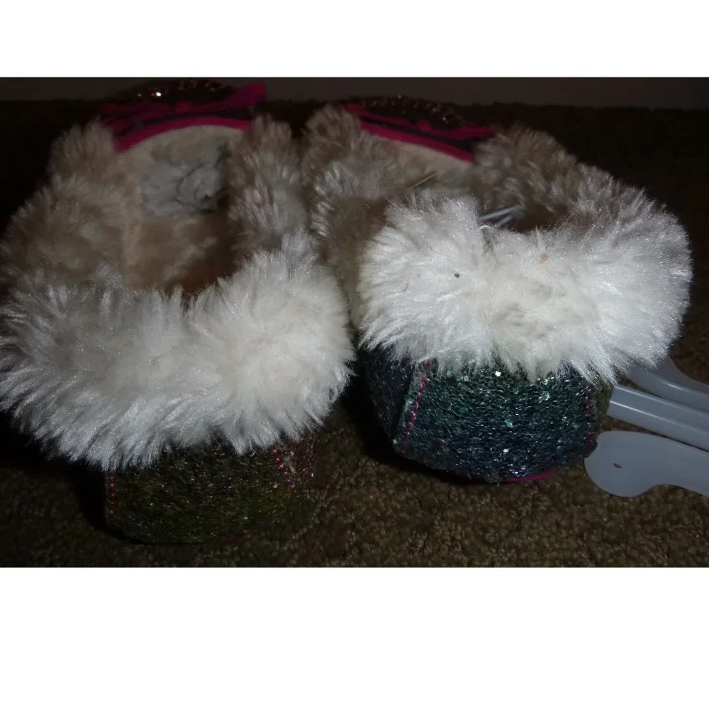 Baby Toddlers Girls Falls Creek FUR & GLITTER Moccasin Slippers Size 6  NWT